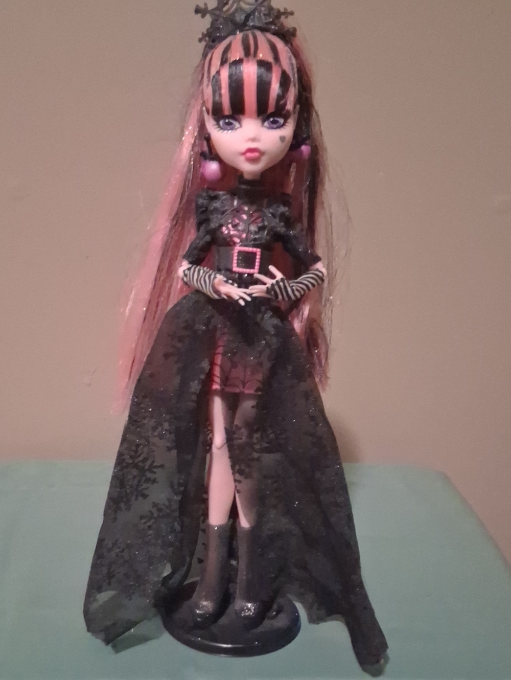 Howliday Draculaura – Winter Edition